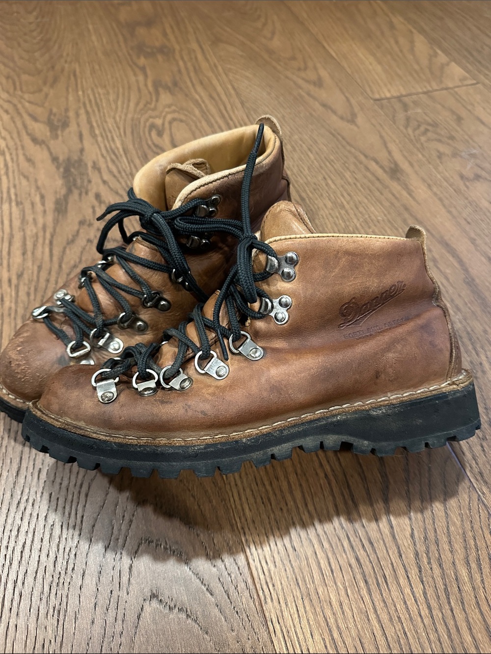 Danner Mountain Light Cascade